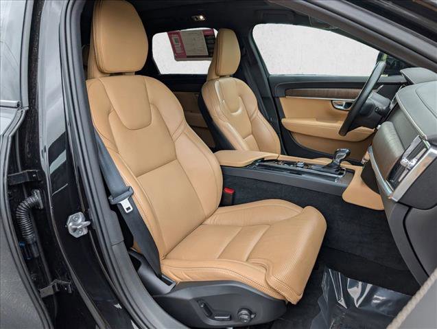 Used 2021 Volvo V90 T6 Cross Country image 21