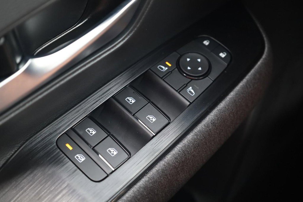 New 2026 Nissan Kicks SV image 18