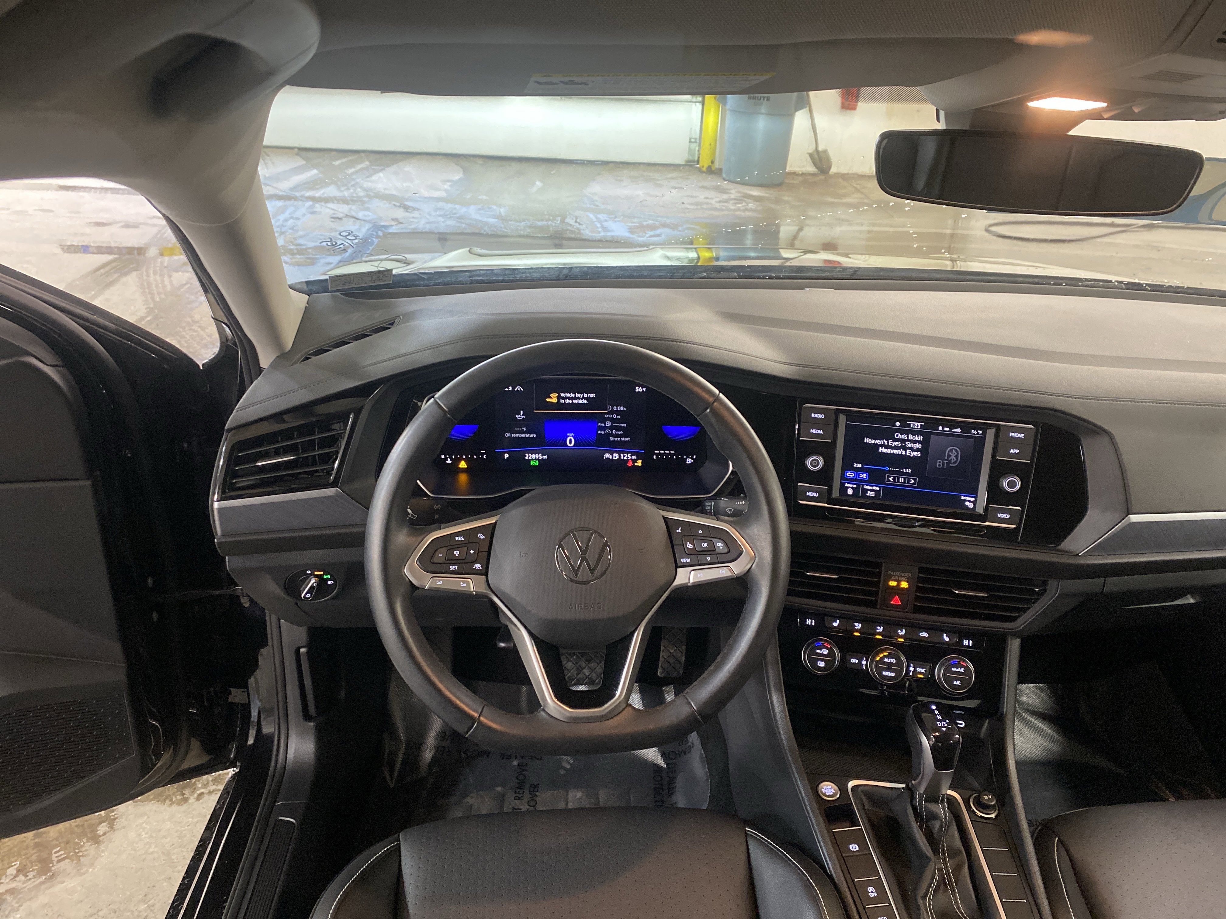 Used 2024 Volkswagen Jetta SE image 17