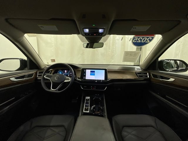 Used 2025 Volkswagen Atlas SE FWD image 16