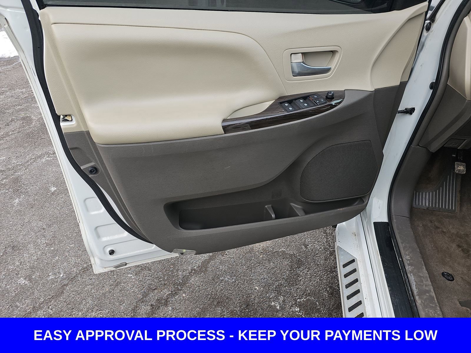 Used 2017 Toyota Sienna XLE Premium image 23