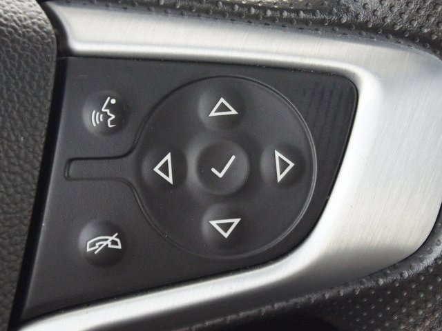 Used 2024 GMC Terrain SLE image 9