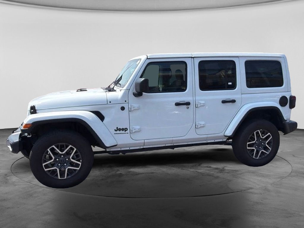 Used 2025 Jeep Wrangler Unlimited Sahara AWD/4WD image 5