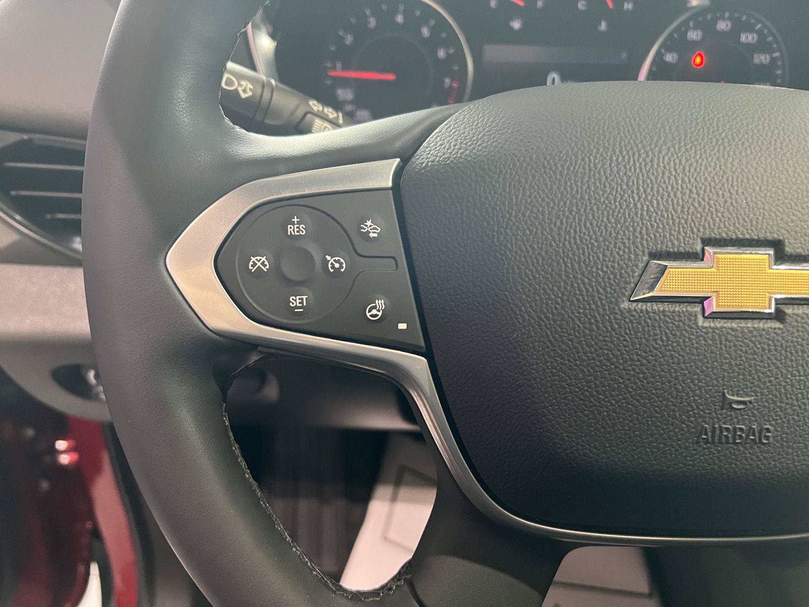 Used 2023 Chevrolet Traverse LT AWD/4WD image 17