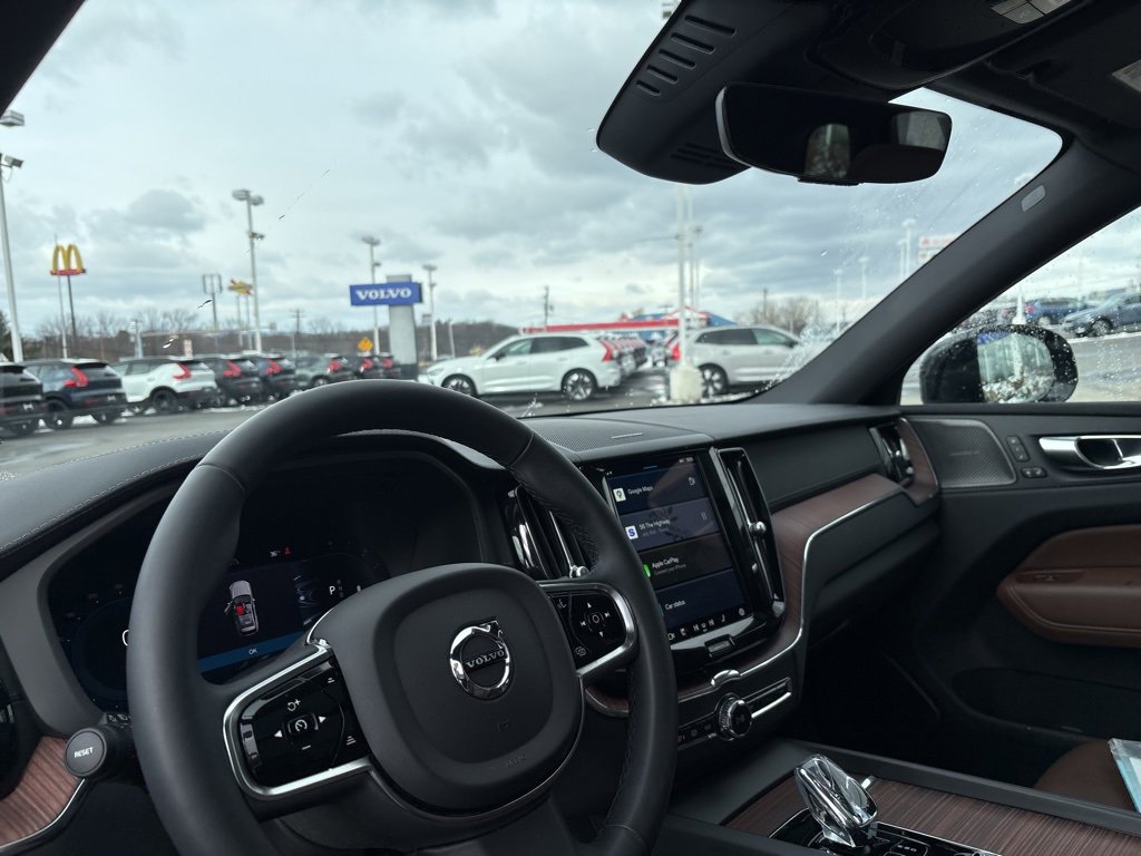 Certified 2024 Volvo XC60 B5 Ultimate w/ Protection Package Premier image 17