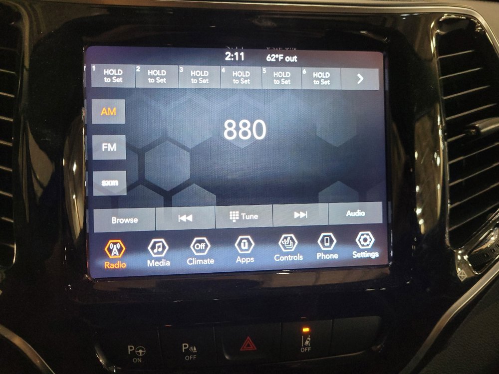 Used 2021 Jeep Cherokee Limited AWD/4WD image 25