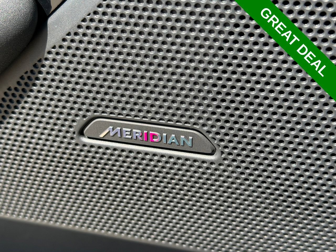 Used 2025 Land Rover Range Rover Velar Dynamic SE AWD/4WD image 31