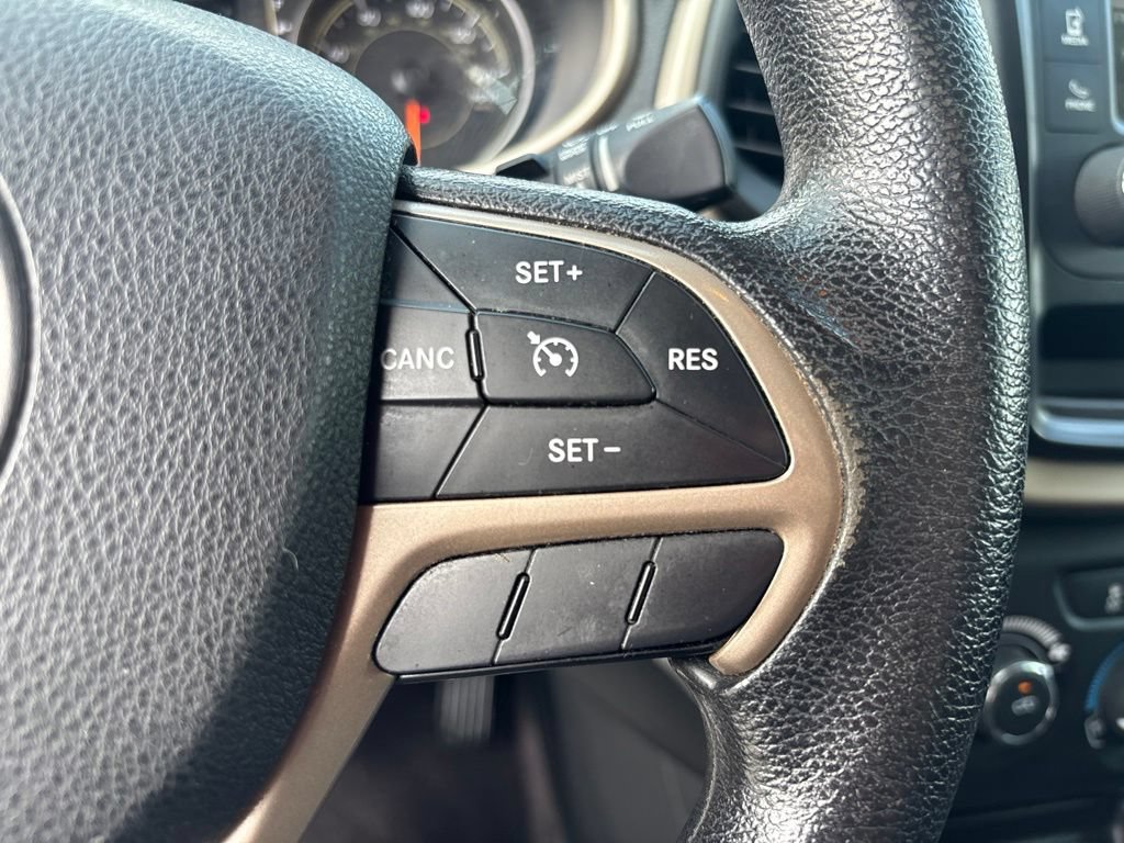 Used 2016 Jeep Cherokee Sport AWD/4WD image 20