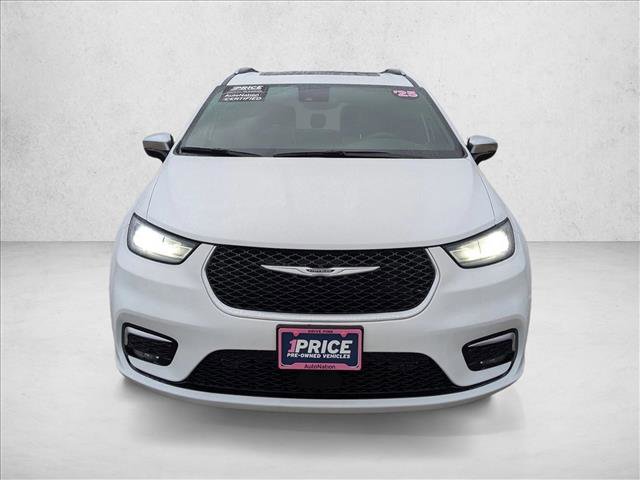 Used 2025 Chrysler Pacifica Pinnacle video 2