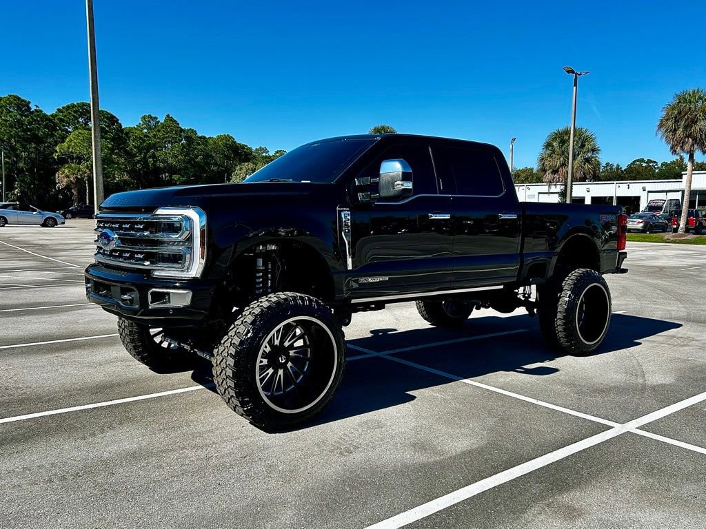 Used 2024 Ford F250 Platinum w/ FX4 Off-Road Package AWD/4WD image 2
