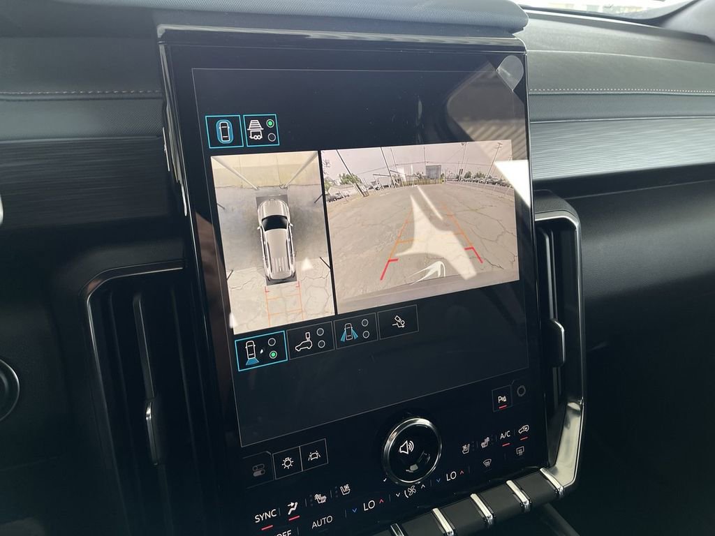 New 2026 GMC Acadia AT4 w/ Luxury Package AWD/4WD image 15