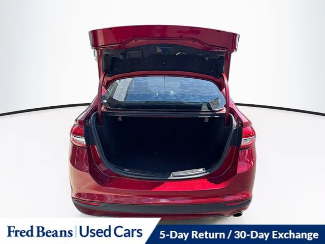 Used 2017 Ford Fusion SE w/ Fusion SE Technology Package FWD image 6