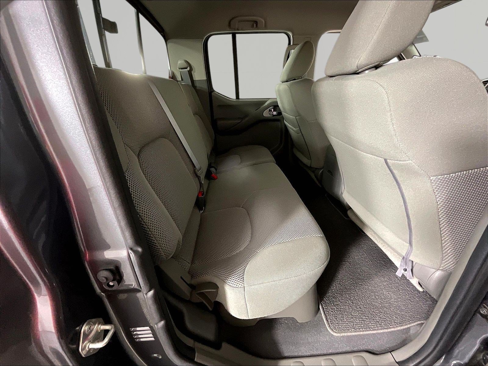 Used 2020 Nissan Frontier SV w/ Midnight Edition Floor Mats AWD/4WD image 26