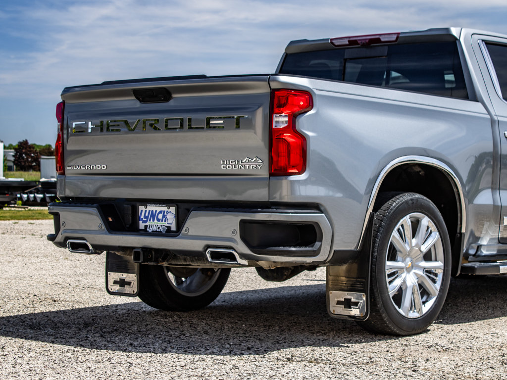 Used 2024 Chevrolet Silverado 1500 High Country w/ High Country Premium Package AWD/4WD image 24