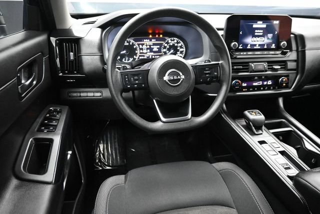 Used 2023 Nissan Pathfinder S FWD image 14