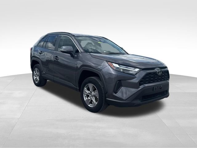 Used 2025 Toyota RAV4 XLE image 3