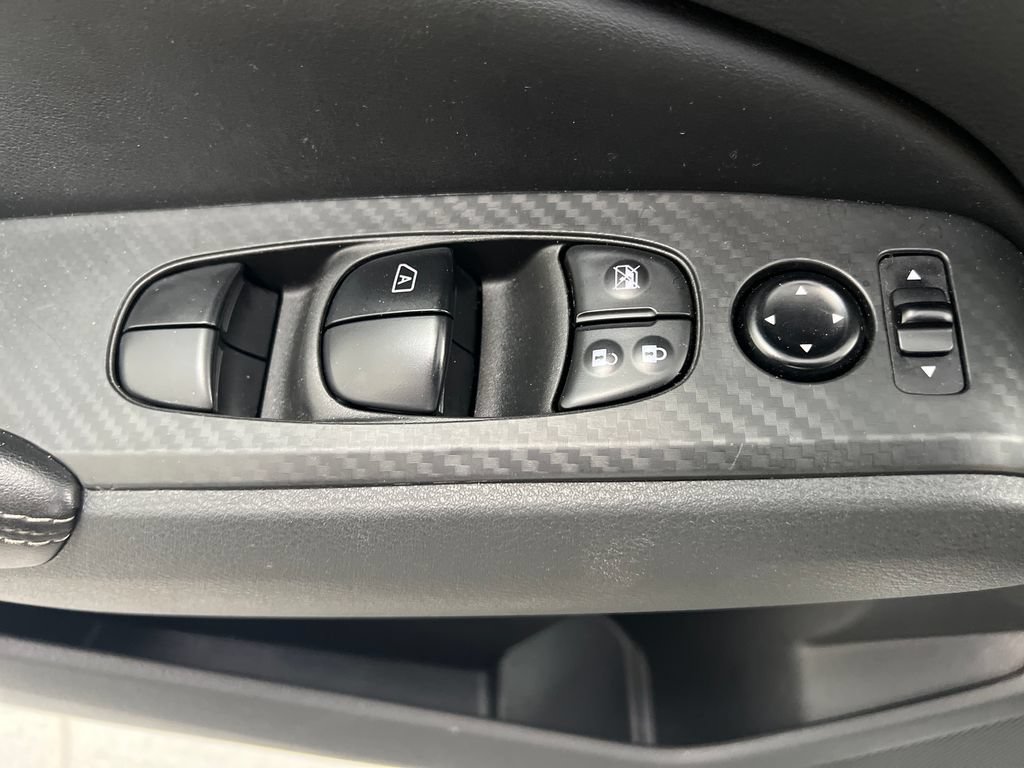 Used 2024 Nissan Altima 2.5 SV FWD image 15