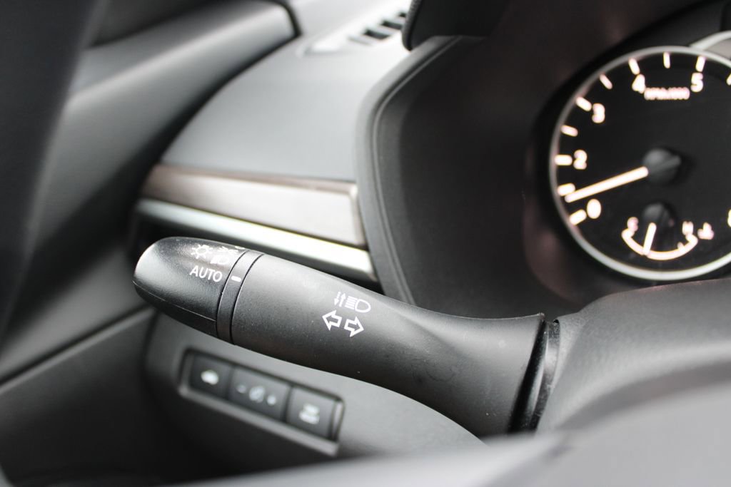 Used 2024 Nissan Altima 2.5 SV image 36