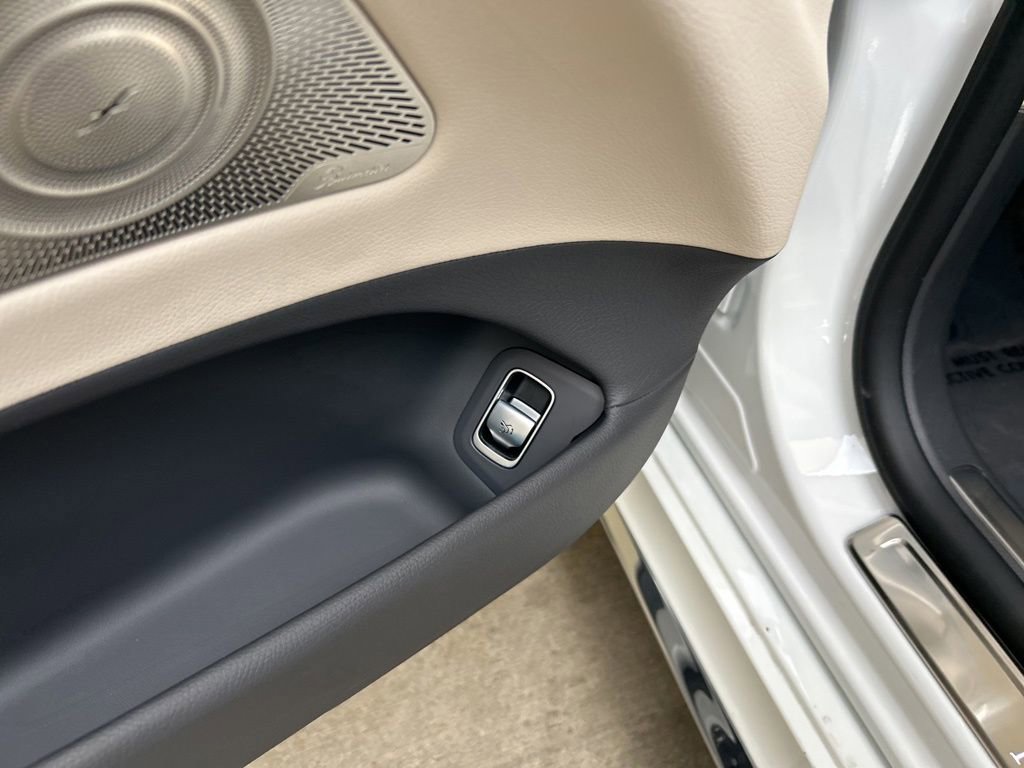 Used 2024 Mercedes-Benz S 580e 4MATIC Sedan w/ AMG Line image 52