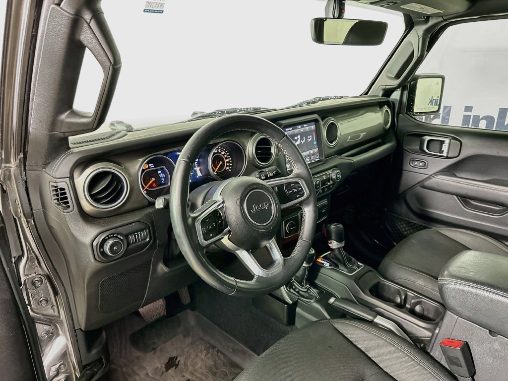 Used 2018 Jeep Wrangler Unlimited Sahara AWD/4WD image 10
