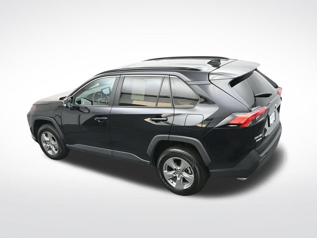 Used 2025 Toyota RAV4 XLE FWD image 27