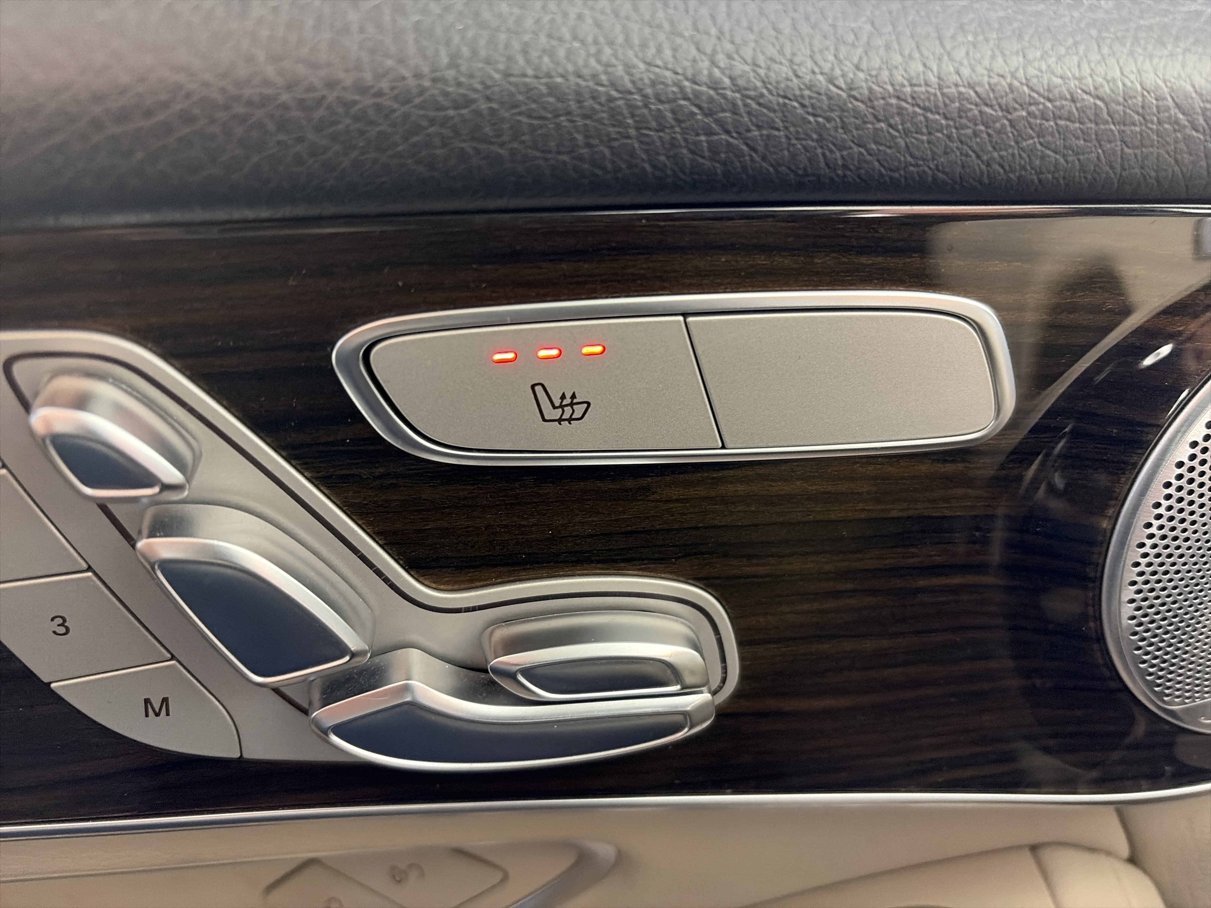 Used 2019 Mercedes-Benz GLC 300 4MATIC image 28