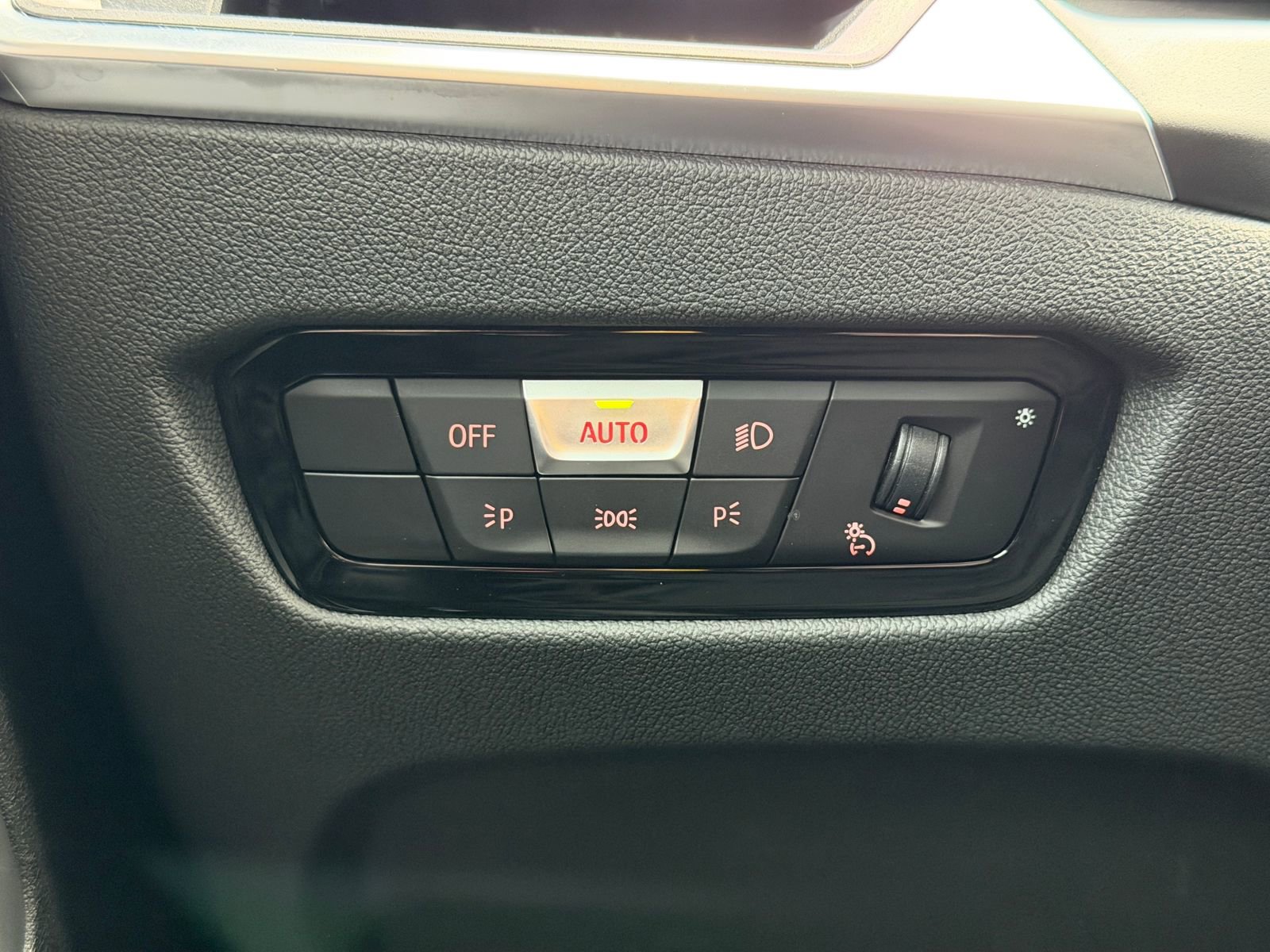 Used 2024 BMW 230i Coupe w/ Premium Package image 17