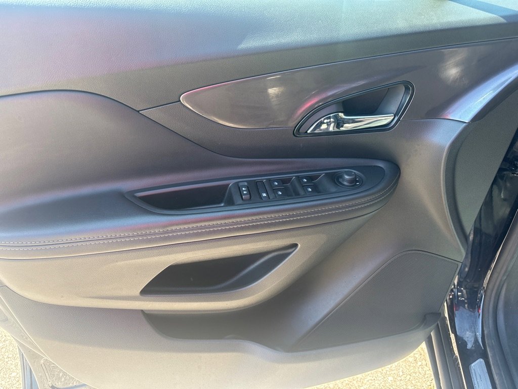 Used 2021 Buick Encore Preferred image 14