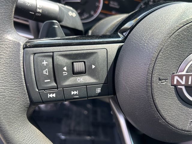 Used 2022 Nissan Rogue SV FWD image 18