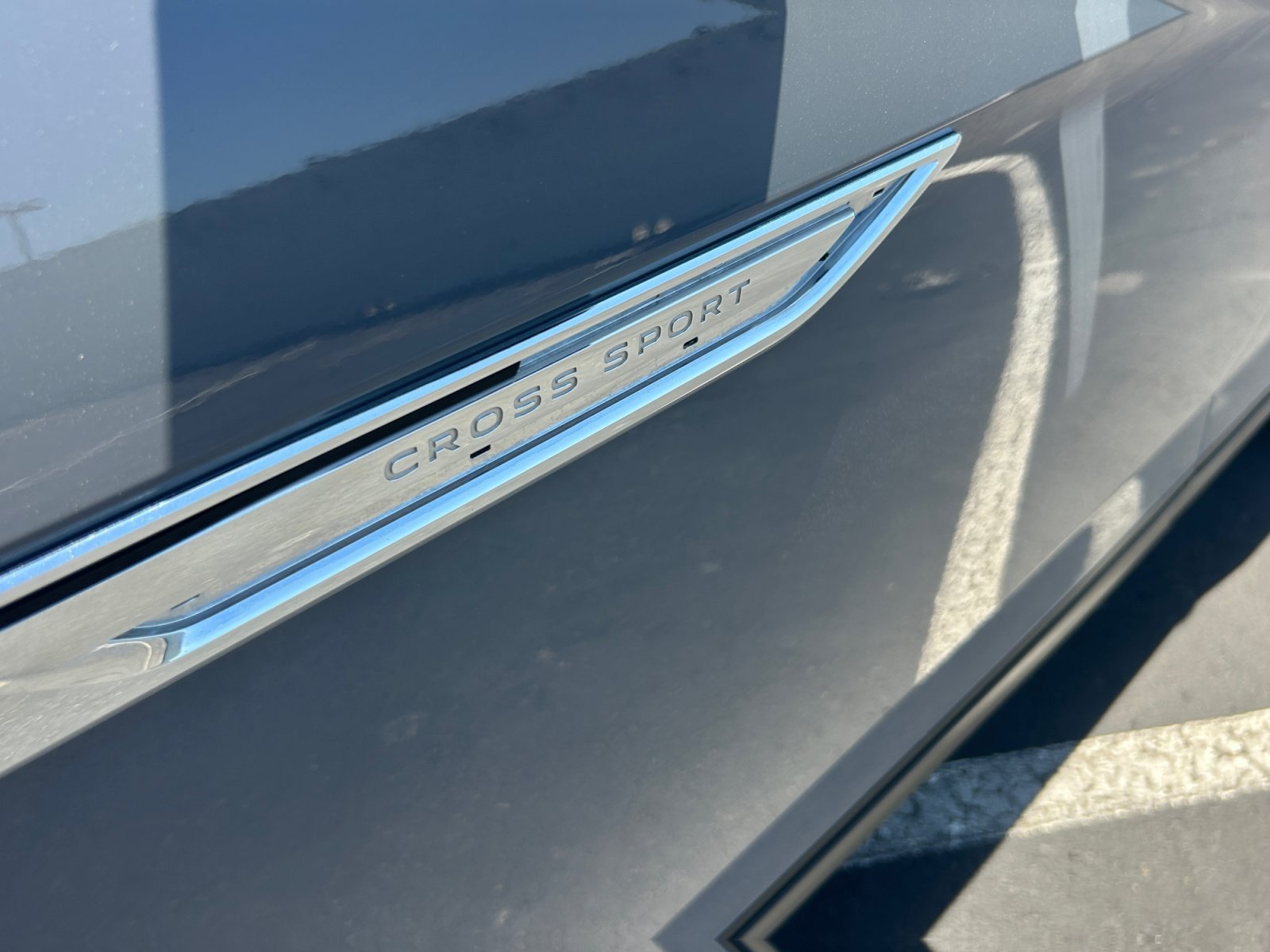 Used 2022 Volkswagen Atlas Cross Sport SE FWD image 22