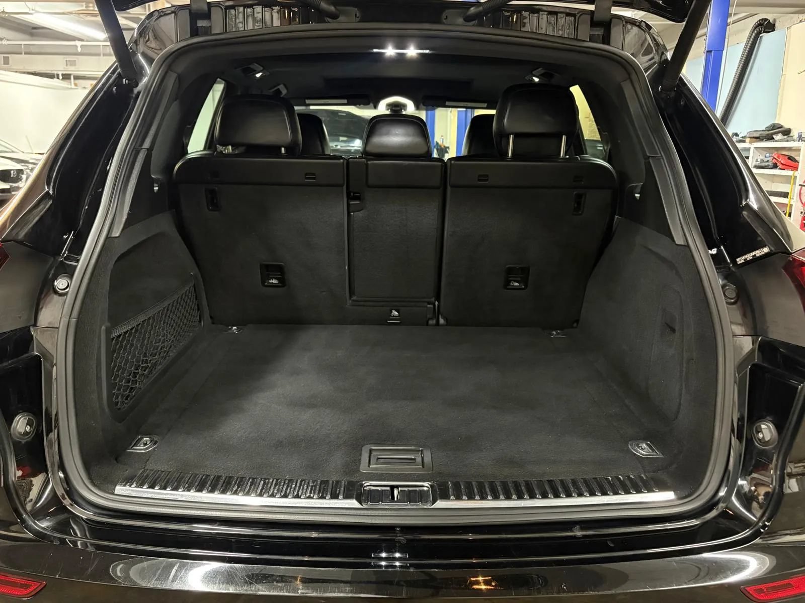 Used 2018 Porsche Cayenne Platinum Edition AWD/4WD image 9