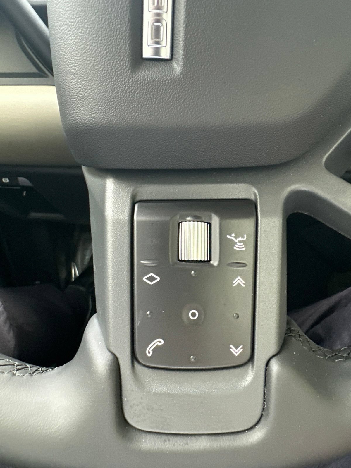 Used 2025 Land Rover Defender 110 S AWD/4WD image 13