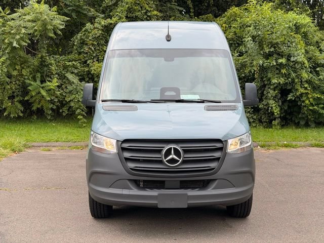 Used 2025 Mercedes-Benz Sprinter 2500 image 2