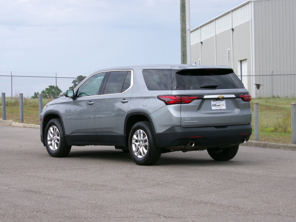 Used 2023 Chevrolet Traverse LS image 12
