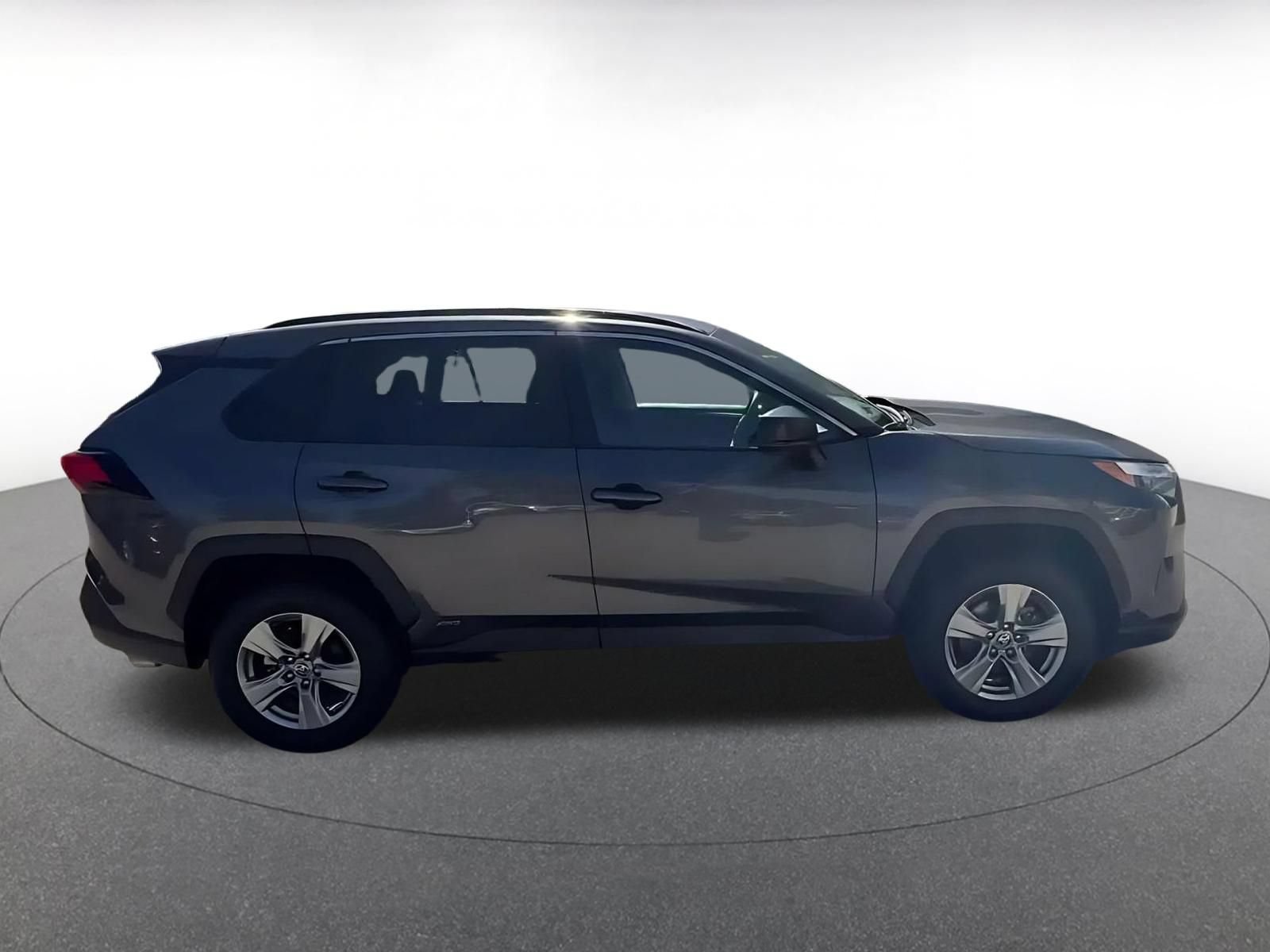 Used 2024 Toyota RAV4 LE AWD/4WD image 15