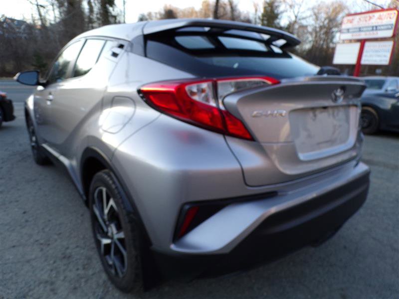 Used 2018 Toyota C-HR XLE image 6