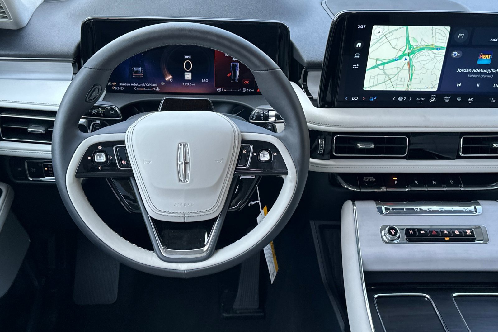 New 2025 Lincoln Aviator Reserve w/ Luxury Package image 13
