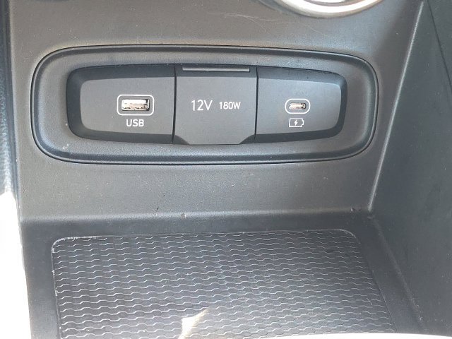 Certified 2024 Hyundai Venue SEL FWD image 15