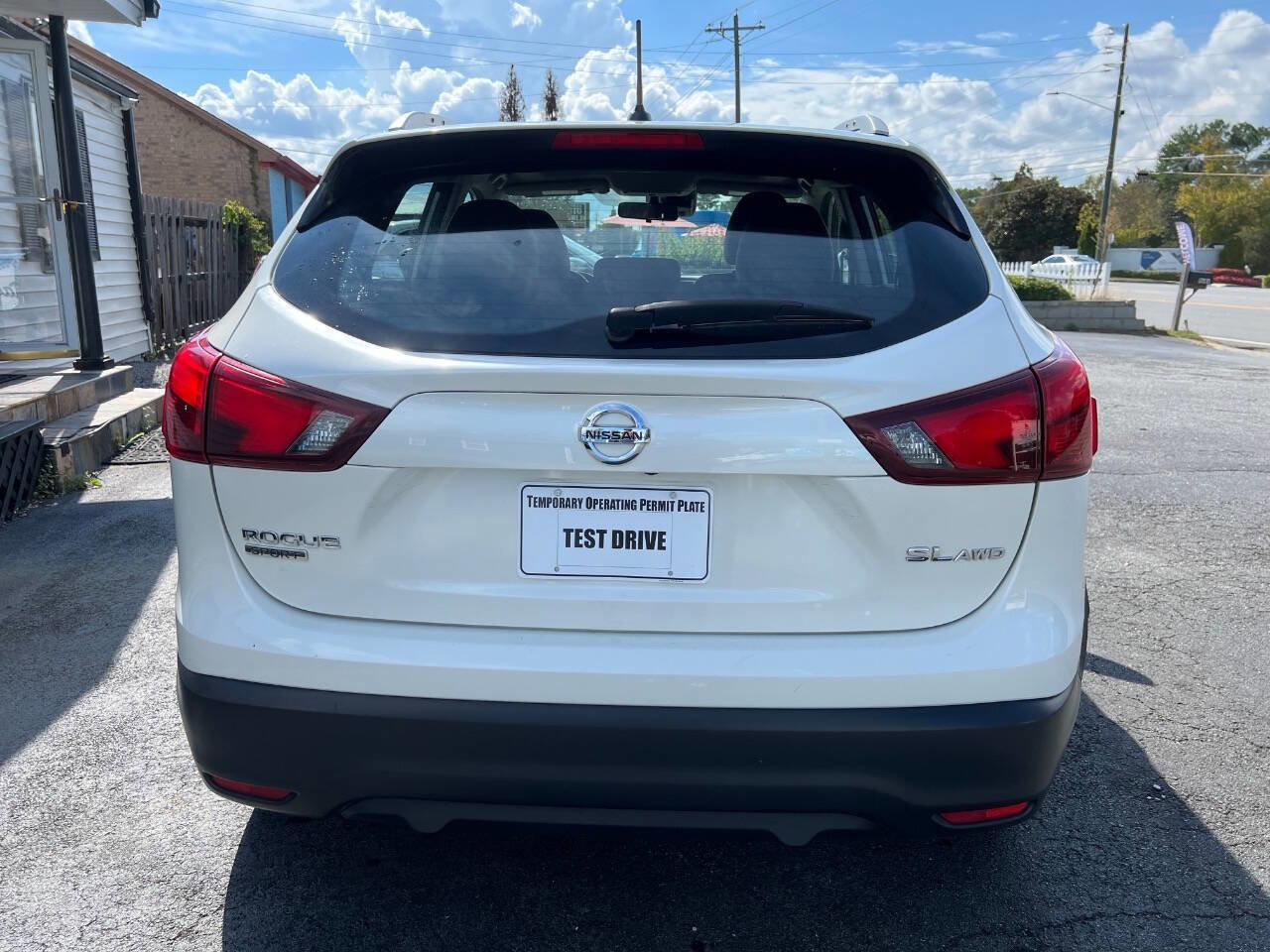 Used 2017 Nissan Rogue Sport SL w/ SL Premium Package image 8