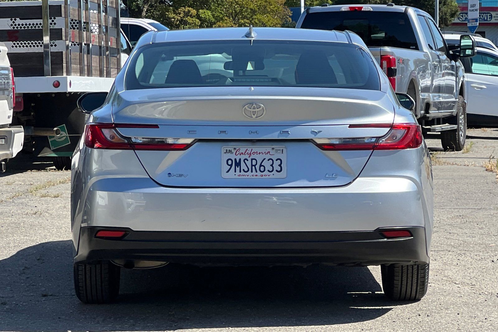 Used 2025 Toyota Camry LE FWD image 5
