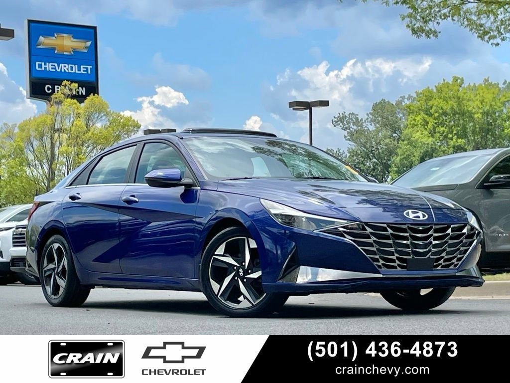 Used 2022 Hyundai Elantra SEL w/ Convenience + Premium Package