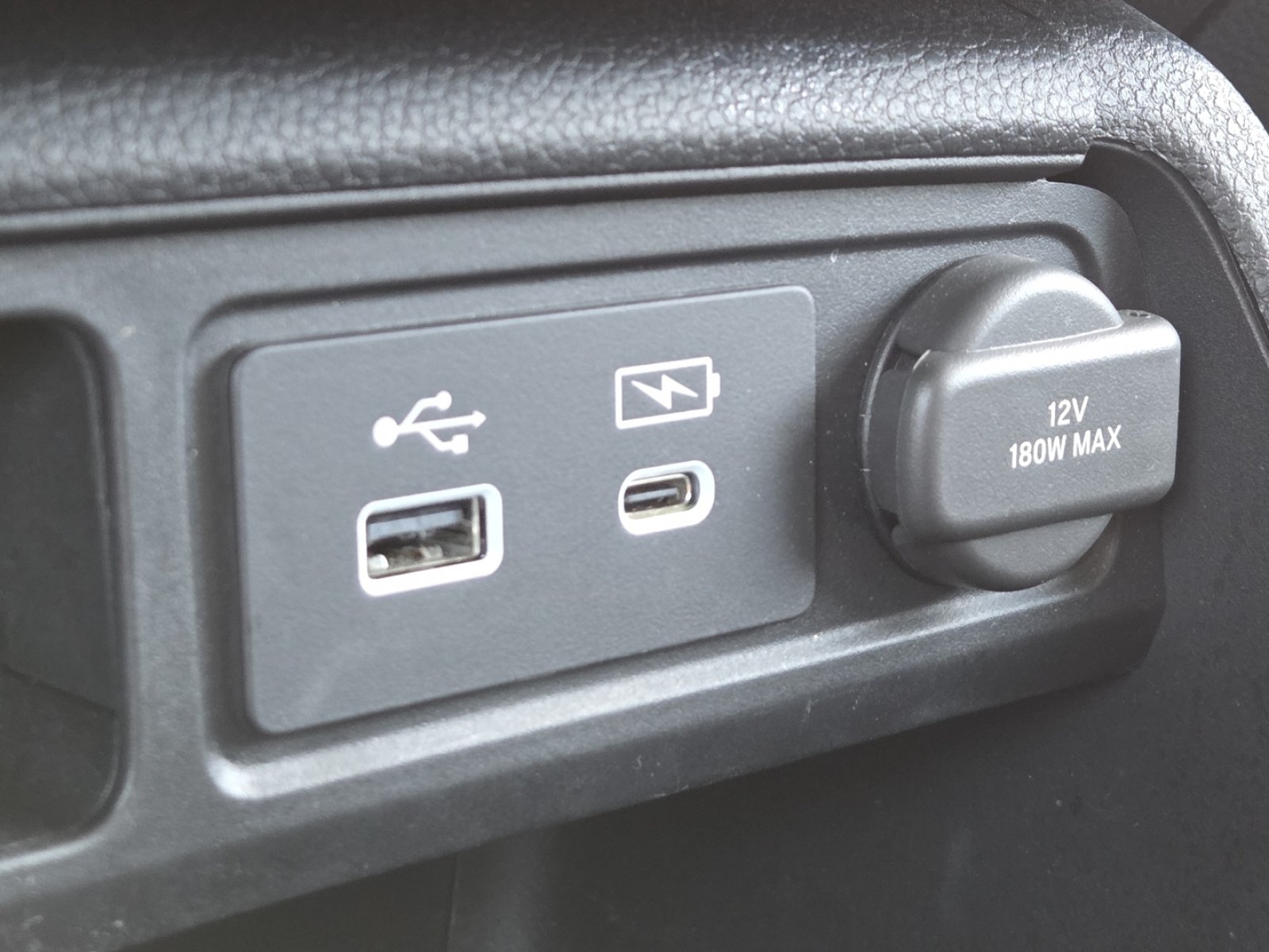 Used 2024 Honda Pilot Touring image 8