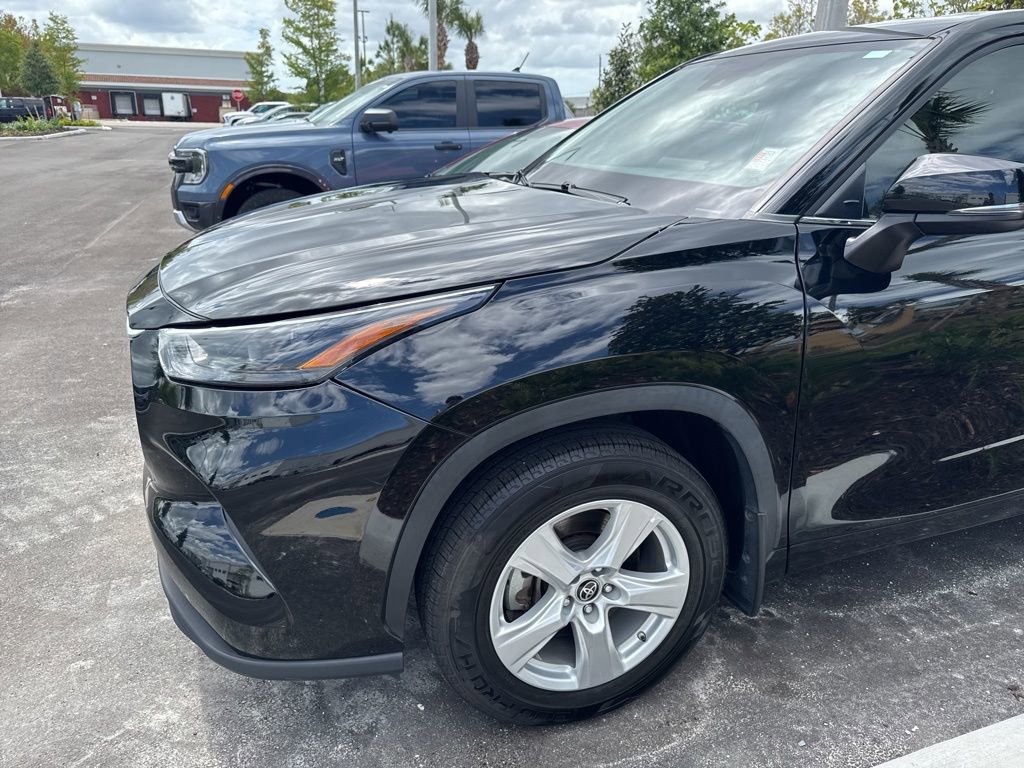 Used 2023 Toyota Highlander L image 9