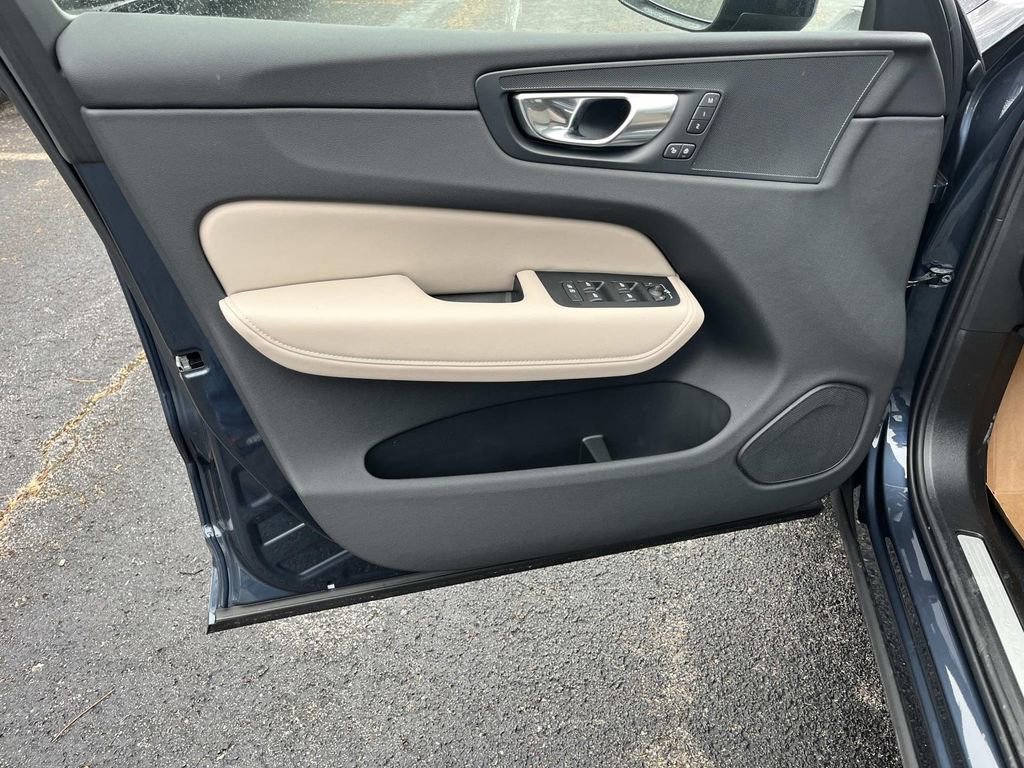 New 2026 Volvo XC60 B5 Plus w/ Climate Package image 20