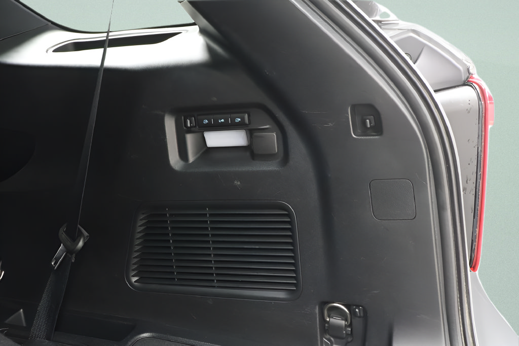Used 2023 Ford Explorer ST w/ Technology Package AWD/4WD image 10