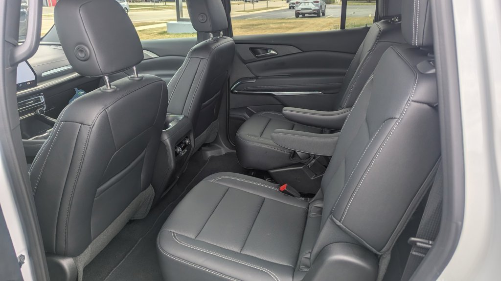 Used 2026 Chevrolet Traverse LT AWD/4WD image 9