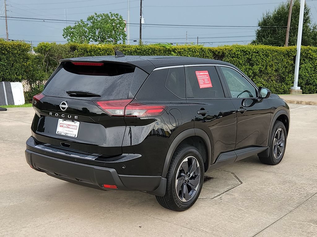 Certified 2025 Nissan Rogue SV FWD image 5