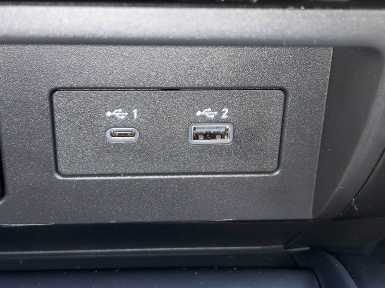 Used 2024 Nissan Titan PRO-4X w/ Pro-4x Convenience Package AWD/4WD image 8
