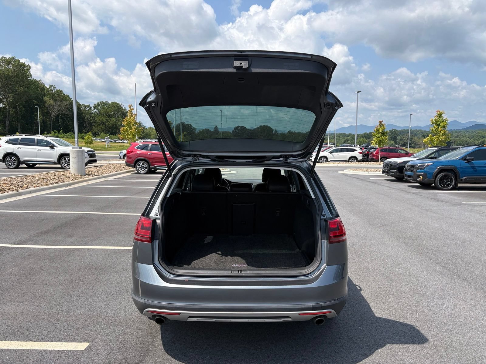 Used 2017 Volkswagen Golf Alltrack S AWD/4WD image 9