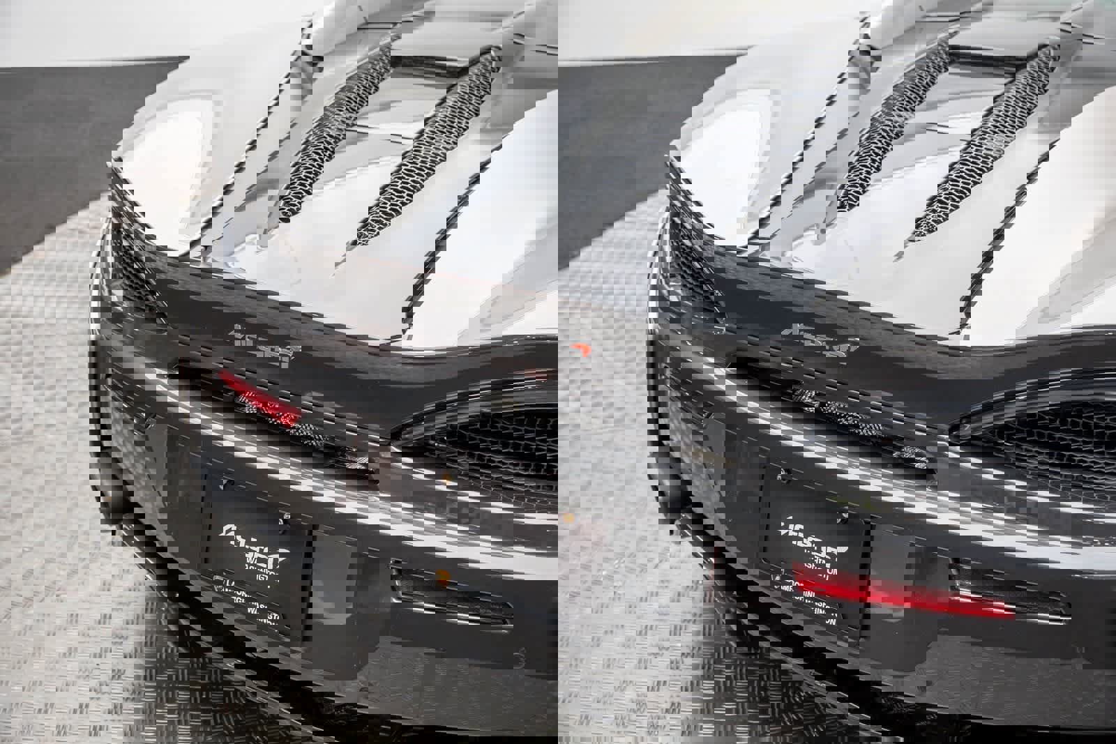 Used 2018 McLaren 570S Spider image 34